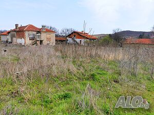 Продава парцел в село Горен Чифлик