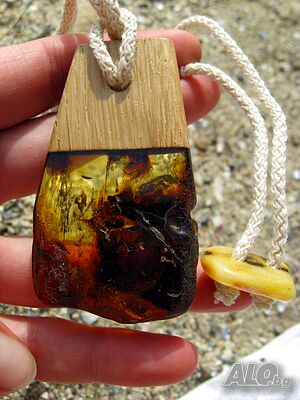 Кехлибарен медальон за вашата индивидуалност / Amber pendant emphasizing your individuality