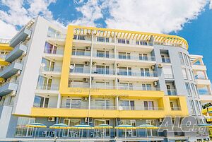 Несебър Първа Линия Тристаен с Басейн и Паркомясто Южен Плаж - Nessebar Beachfront Apartment