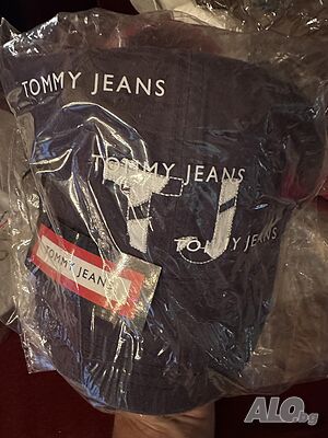 Шапки Tommy Jeans