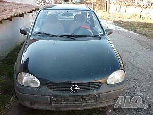 Opel Corsa 1.0 бензин 55 к.с. Хечбек Бензин 2000 год. 187000 км Ръчна на части