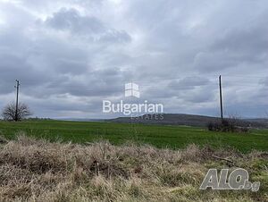 Парцел в село Твърдица на главен пък до Кметството