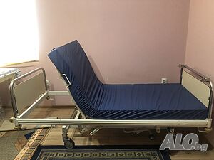 Механично болнично легло