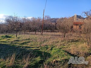 Вилен имот с атрактивна площ