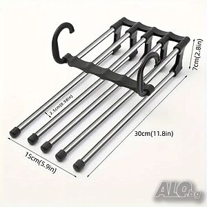 Удобна закачалка за панталони пести място в гардероба
