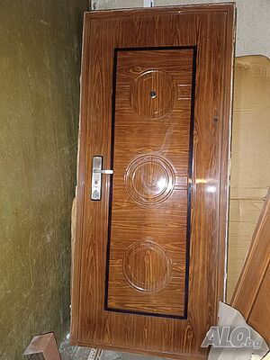 Интериорни дървени врати
