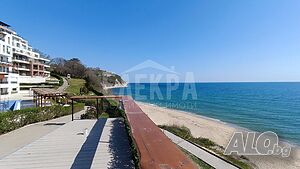 Двустаен апартамент с морска панорама в луксозния комплекс Byala Vista Cliff