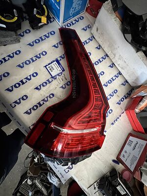 Ляв стоп 32291358 VOLVO V60 II 2019г