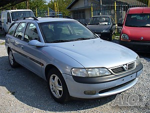 Opel Vectra 1.8i 115 к.с. Комби Бензин 1998 год. Ръчна на части