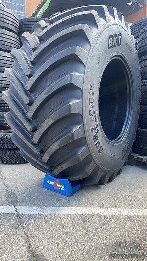 Предни гуми за комбайн 800/65R32 (30.5LR32) BKT AGRIMAX RT600