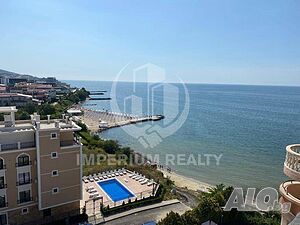 Двустаен апартамент с гледка море в комплекс Grand Hotel Sveti Vlas на първа линия море в Свети Влас