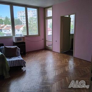 Тристаен тухлен апартамент, 3 етаж, в ж.к Граф Игнатиев