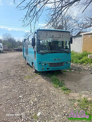 Продавам автобус Isuzu Urban на части