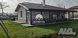 Агенция Живена предлага за продажба нова къща с голям двор в с. Кочмар