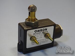 изключвател Omron ZE-Q22-G Enclosed Switch Roller Plunger 15A