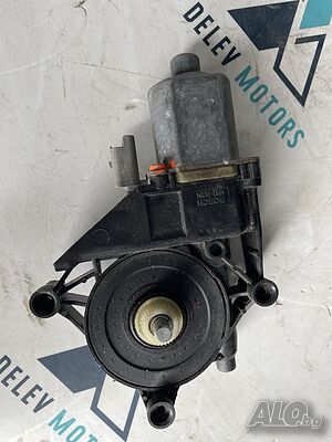 9674254380 предно дясно моторче за ел. стъкло от Пежо 208 1.2i VTi, 82 кс., 5 ск., 2018 г.