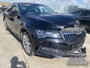 Skoda SuperB 2. 0 TDI DSG 4x4 200 кс., двигател DTUA, 22000 км., 2022 г.,Laurin & Kleme на части