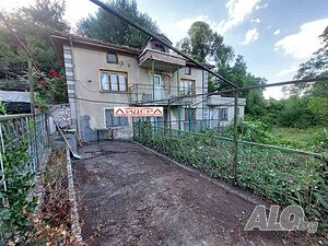 Къща в село Руен