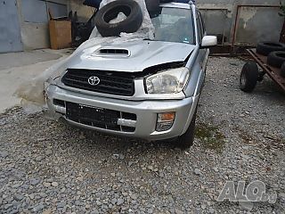 Toyota RAV4 2,0d4d 115 к.с. Джип Дизел 2002 год. 189000 км Ръчна на части