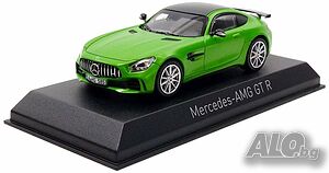 Mercedes-Benz AMG GT-R Coupe 2017 - мащаб 1:43 на NOREV моделът е нов в PVC дисплей-кейс