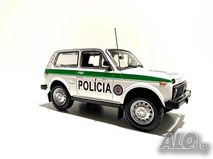 ВАЗ 2121 Lada Niva 4X4 ”Policia” полиция Словакия 1993 - мащаб 1:43 на IST Models моделът е нов