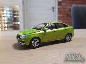 ВАЗ Лада Веста Lada Vesta 2015 - мащаб 1:43 на DeAgostini моделът е нов в бистър