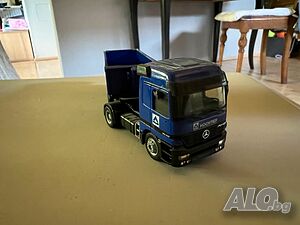 Mercedes-Benz Actros Hochtief Bau Kipper Гондола - мащаб 1:87 на Herpa моделът е нов в кутия