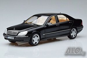 Mercedes-Benz S55 AMG W220 2000 - мащаб 1:18 Norev моделът е нов в кутия