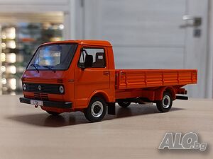 Volkswagen LT 28D Pick-Up бордови 1978 - мащаб 1:43 на IXO моделът е нов в PVC дисплей-кейс