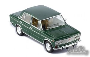 ВАЗ 2103 Лада 1500 1965 - мащаб 1:43 на IXO моделът е нов в PVC дисплей-кейс LADA