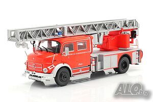 Mercedes-Benz L1519 DLK30 Fire Engine пожарна 1966 - мащаб 1:43 на IXO-Altaya нов в блистер