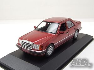 Mercedes-Benz 230E W124 1991 - мащаб 1:43 на Maxichanps моделът е нов в PVC дисплей-кейс