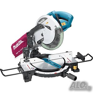 продавам Makita циркуляр MLS100N