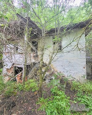 Едноетажна къща в село Вълчи Извор