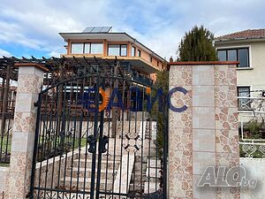 3-етажна къща с работещ ресторант в центъра на Кошарица, 1200кв.м, 670 000 евро, #30620232 Едноетажна къща 1200 кв.м РЗП | Къщи, Вили | Кошарица