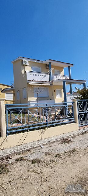 Продавам вила в Гърция