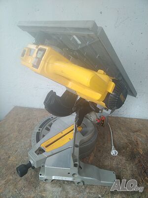 Настолен потапящ циркуляр DEWALT D27113