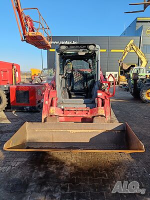 Верижен мини челен товарач Takeuchi TL12V-2 6000кг ПОД НАЕМ