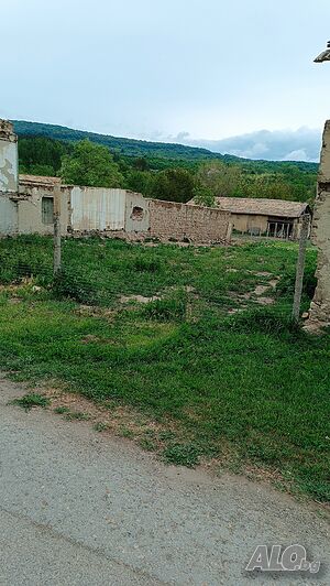 Парцел в Регулация в централната част на Овчарово