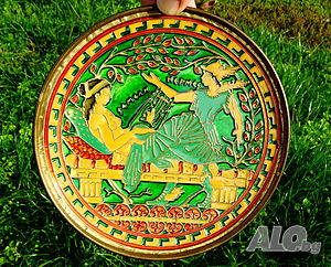 Бронзова чиния, пано с enamel cloisonne.