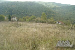 Парцел в регулация до Етнографски комплекс ”Боженци”