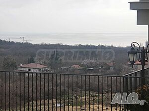 Панорамен тристаен апартамент в кв. ”Виница”, до Свети Св. Константин и Елена