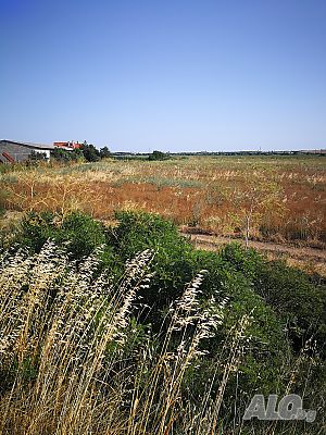 Продавам парцел