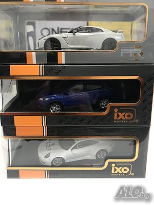 Метални колекционерски колички iXO MODELS 1:43 PORSCHE,GTR,HONDA CR-V