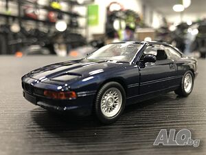 Колекционерски модел метална количка BMW 850i мащаб 1:43 Нова