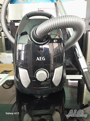 Прахосмукачка с торба AEG 650 W