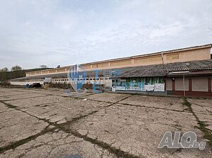 Промишлено помещение за отглеждане на птици в село Присово