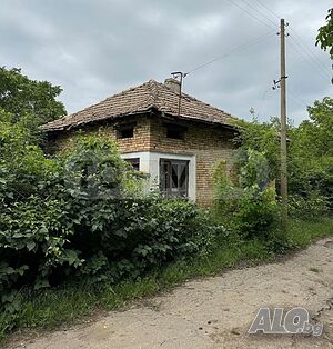 Едноетажна къща в село Цар Асен