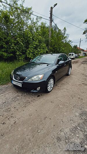 Lexus is 220D