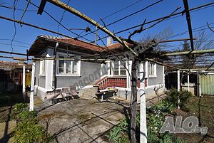 Едноетажна къща за продажба в град Балчик